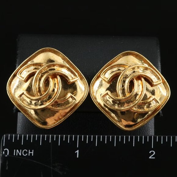 Chanel Vintage CC Gold Diamond-Shaped Earrings - Picture 2 of 6